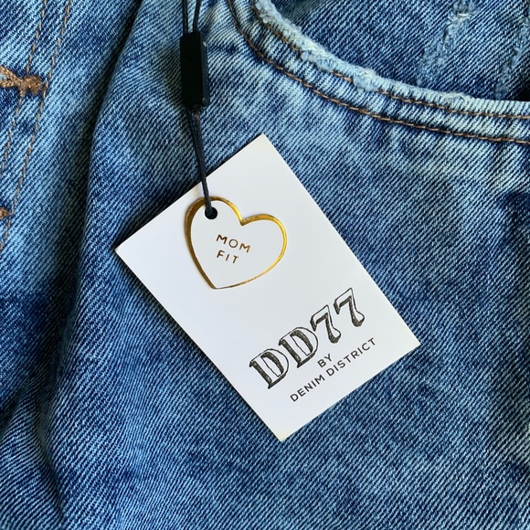 denim shorts - Picture 5 of 5